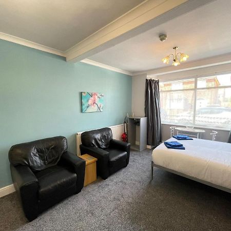 Large Ground Floor Studio Holiday Apartment Skegness - Flat 12 Екстер'єр фото